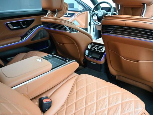 Used 2022 Mercedes-Benz S 580 4MATIC Sedan w/ AMG Line Package image 30