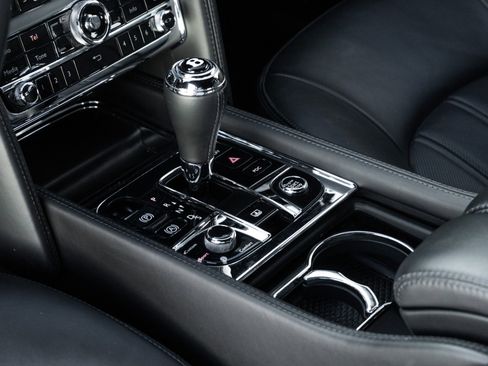 Used 2015 Bentley Mulsanne image 20