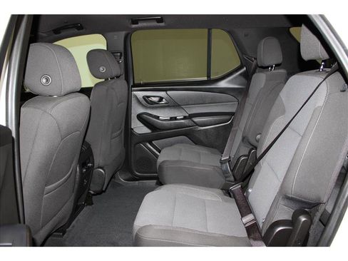 Used 2022 Chevrolet Traverse LT image 12