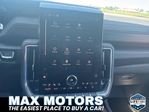 Used 2025 GMC Yukon Denali AWD/4WD image 14