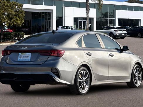 Used 2023 Kia Forte LXS w/ LXS Technology Package image 3