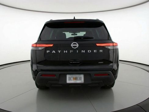Used 2025 Nissan Pathfinder SV image 6