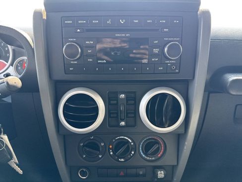 Used 2008 Jeep Wrangler Unlimited Sahara AWD/4WD image 31