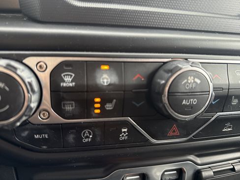 Used 2022 Jeep Wrangler Sport S image 27