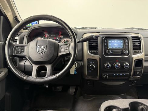 Used 2015 RAM 2500 SLT w/ Luxury Group image 23