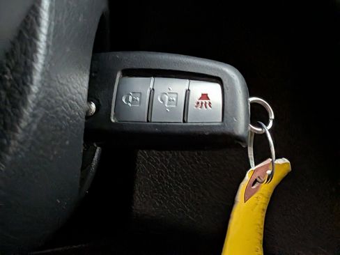 Used 2018 Nissan Rogue S image 24