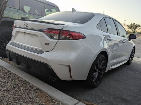 Used 2023 Toyota Corolla SE w/ SE Premium Package FWD image 4