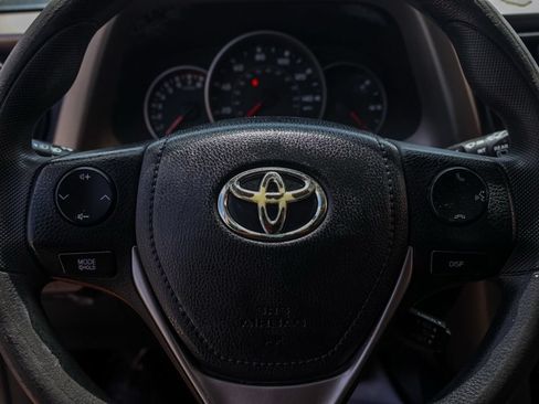 Used 2016 Toyota RAV4 LE FWD image 25