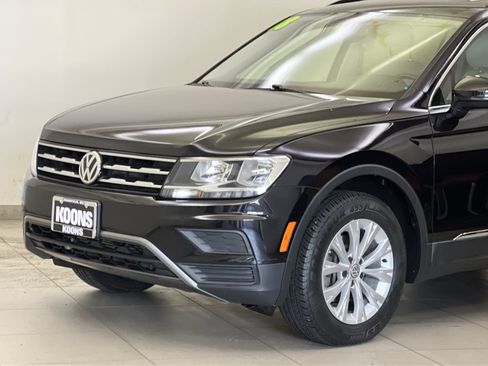 Used 2018 Volkswagen Tiguan SE AWD/4WD image 27