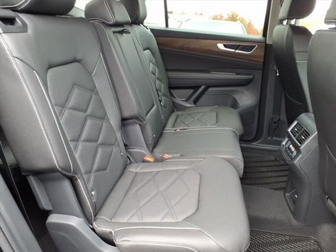 New 2026 Volkswagen Atlas SE image 7