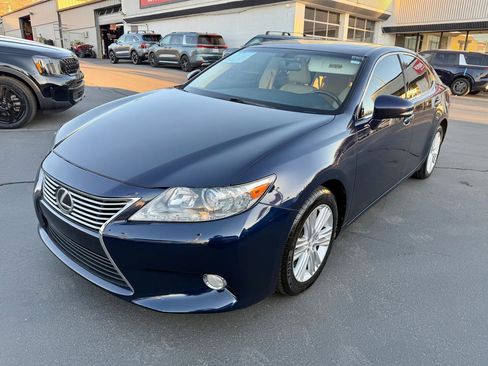 Used 2015 Lexus ES 350 Sedan w/ Premium Package image 15