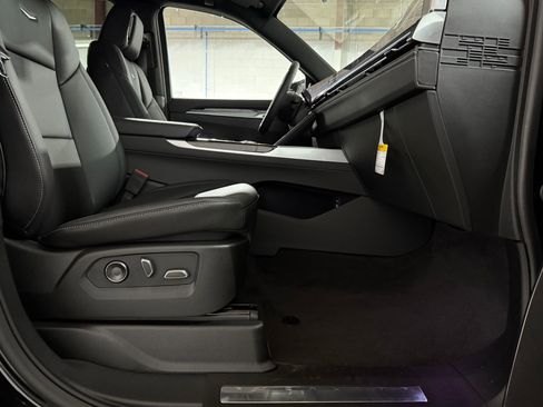 New 2025 Cadillac Escalade ESV Luxury image 54