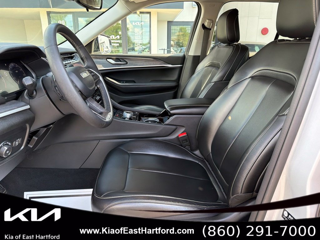 Used 2023 Jeep Grand Cherokee Limited AWD/4WD image 28