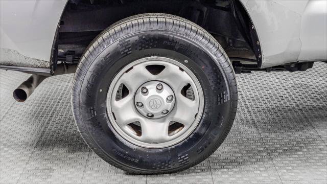 Used 2017 Toyota Tacoma SR5 RWD image 32