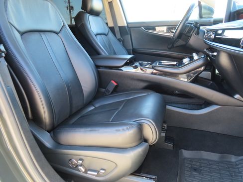 Used 2022 Lincoln Nautilus Reserve w/ Equipment Group 202A image 18