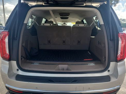Used 2021 GMC Yukon XL Denali RWD image 8