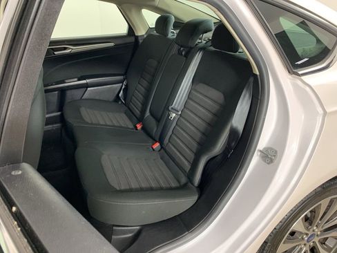 Used 2019 Ford Fusion SE image 29