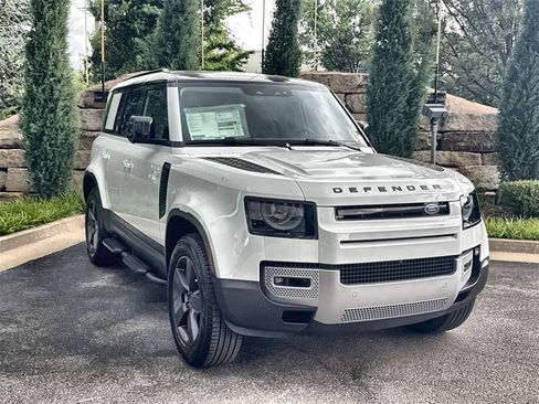 Used 2025 Land Rover Defender 110 S image 7