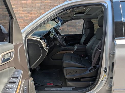 Used 2016 GMC Yukon Denali w/ Open Road Package AWD/4WD image 25