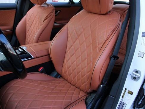 Used 2024 Mercedes-Benz S 580 4MATIC Sedan image 11