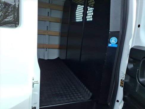 Used 2024 GMC Savana 2500 w/ Driver Convenience Package image 10