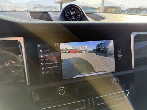 Used 2023 Porsche Macan GTS image 32