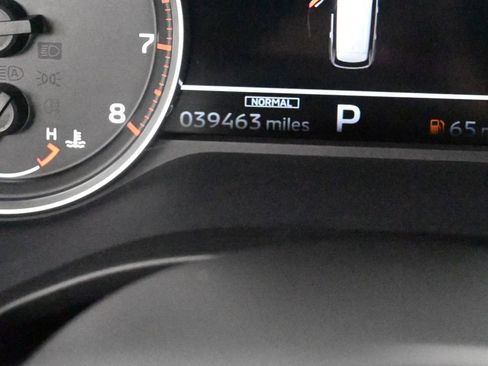 Used 2024 Mitsubishi Outlander SE image 37