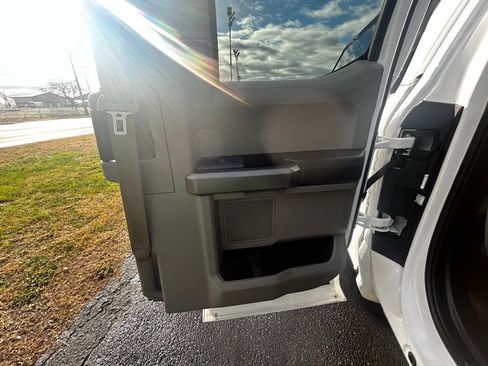 Used 2018 Ford F150 XL w/ Equipment Group 101A Mid image 16