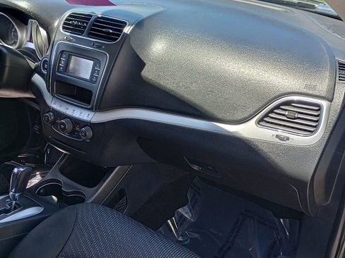 Used 2019 Dodge Journey SE FWD image 22