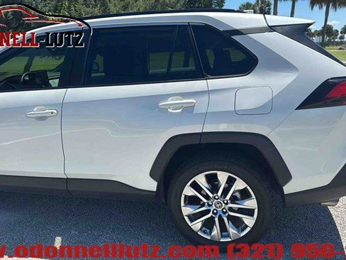 Used 2021 Toyota RAV4 XLE Premium FWD image 5