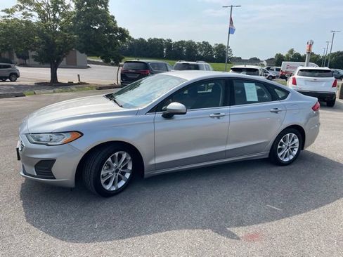 Used 2020 Ford Fusion SE FWD image 4
