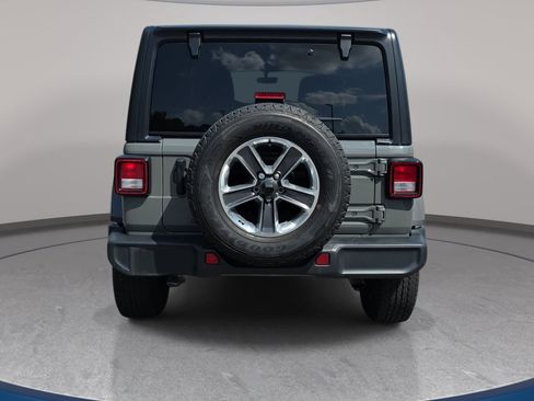 Used 2022 Jeep Wrangler Unlimited Sahara w/ Cold Weather Group AWD/4WD image 6