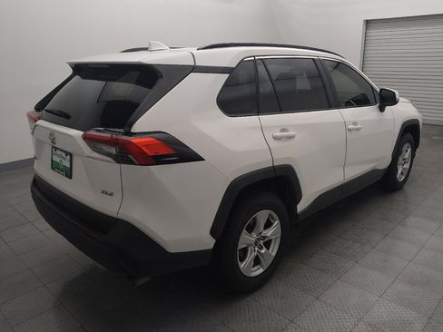 Used 2019 Toyota RAV4 XLE w/ Convenience Package image 9