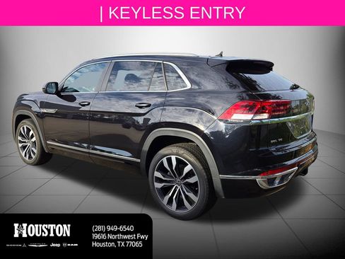 Used 2021 Volkswagen Atlas Cross Sport SEL R-Line AWD/4WD image 5