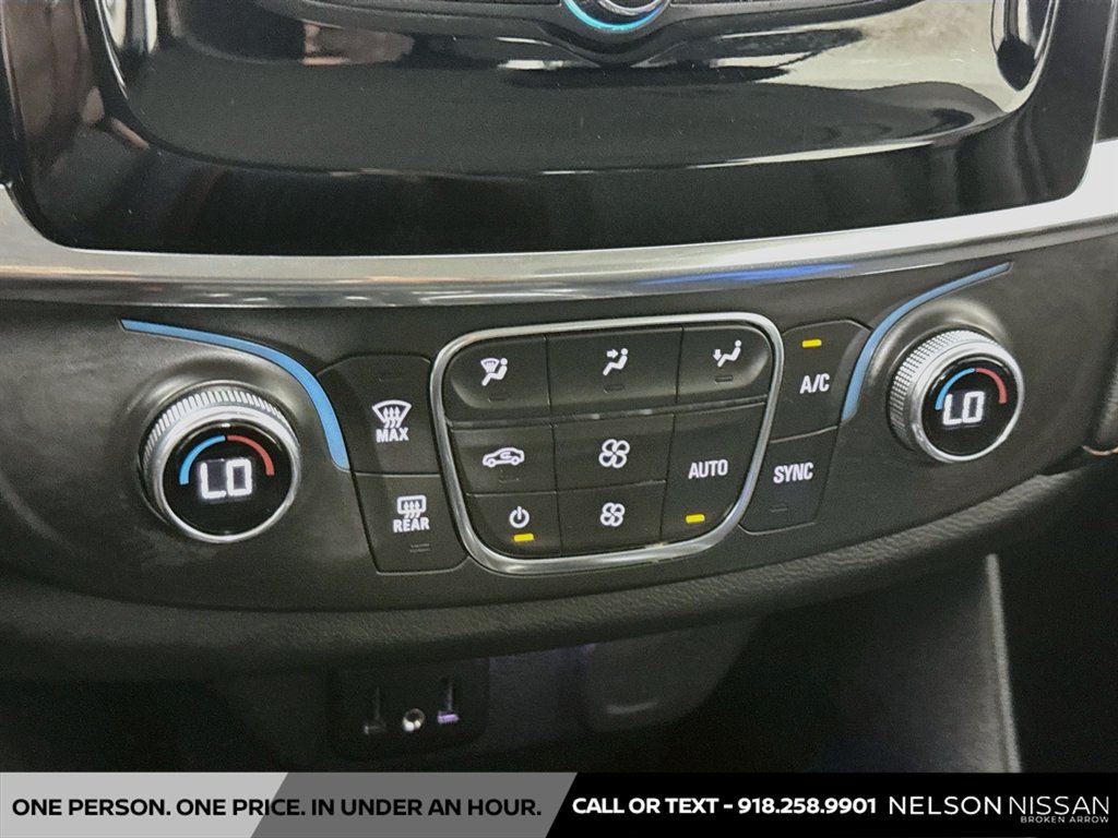 Used 2021 Chevrolet Traverse LS w/ LPO, Blackout Package FWD image 15