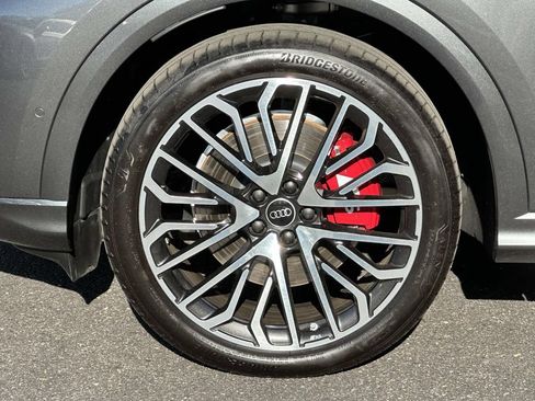 Used 2025 Audi SQ5 Prestige w/ Prestige Package AWD/4WD image 10