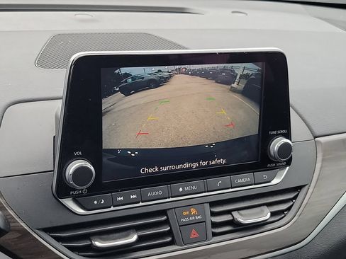 Used 2025 Nissan Altima 2.5 SV FWD image 26