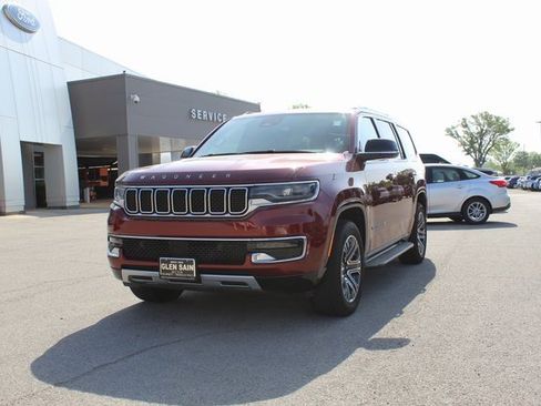 Used 2024 Jeep Wagoneer Series II image 1