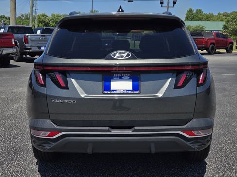 Used 2022 Hyundai Tucson SEL w/ Convenience + Premium Package FWD image 9