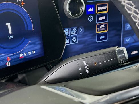 Used 2025 Chevrolet Equinox EV LT w/ Convenience Package image 25