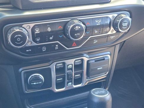 Used 2021 Jeep Wrangler Unlimited Sport AWD/4WD image 30