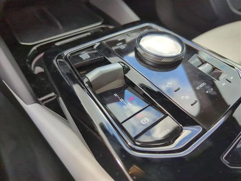 Used 2026 BMW 540i xDrive w/ M Sport Package image 10