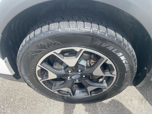 Used 2019 Subaru Crosstrek 2.0i Premium w/ Eyesight System AWD/4WD image 18