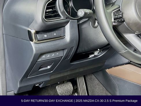 Used 2025 MAZDA CX-30 AWD 2.5 S w/ Premium Package image 12