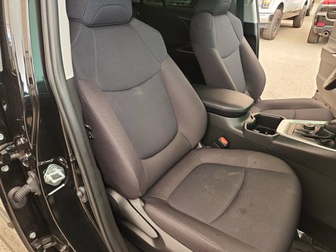 Used 2025 Toyota RAV4 LE AWD/4WD image 24