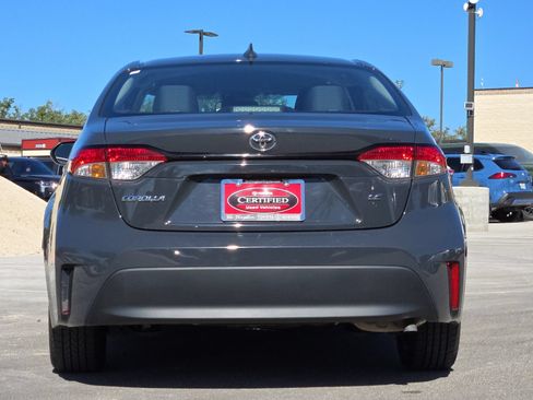 Certified 2025 Toyota Corolla LE FWD image 4