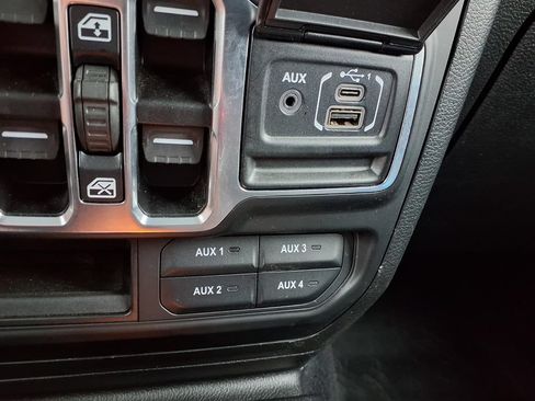 Used 2021 Jeep Wrangler Unlimited Sport AWD/4WD image 12