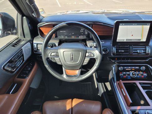 Used 2021 Lincoln Navigator L Reserve w/ Luxury Package image 21