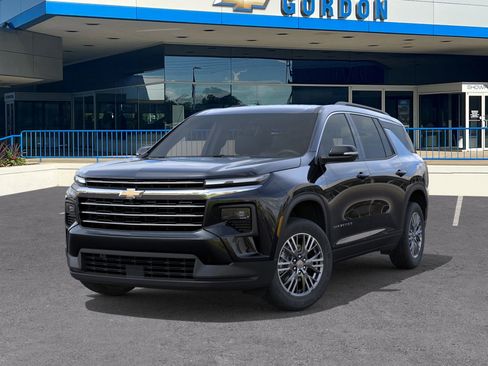 New 2026 Chevrolet Traverse LT w/ Driver Confidence Package image 6