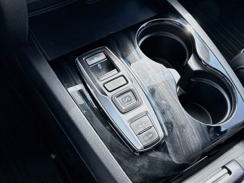 Used 2017 Honda Pilot Elite image 18